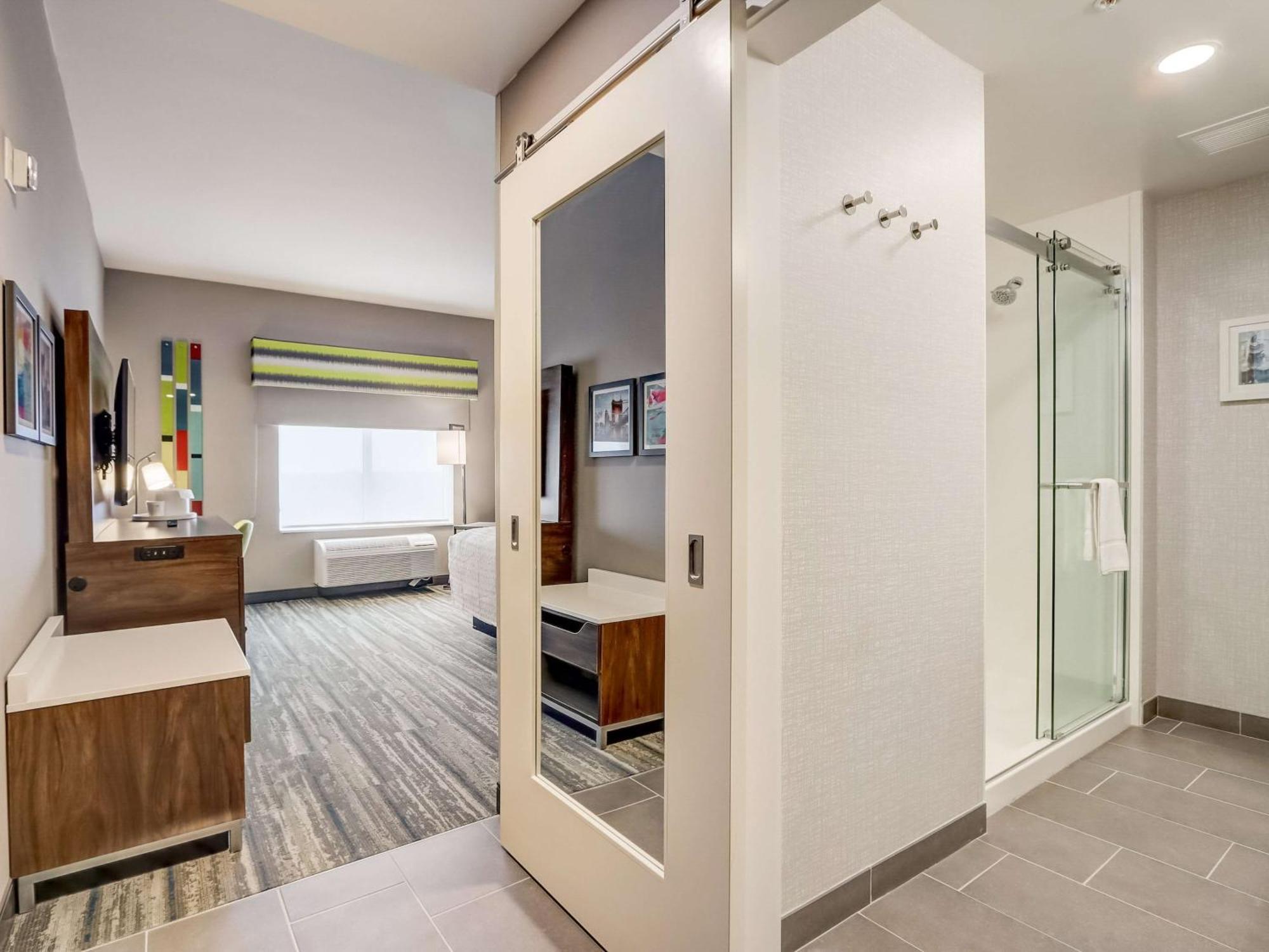 Hampton Inn & Suites Cincinnati Midtown Rookwood Buitenkant foto