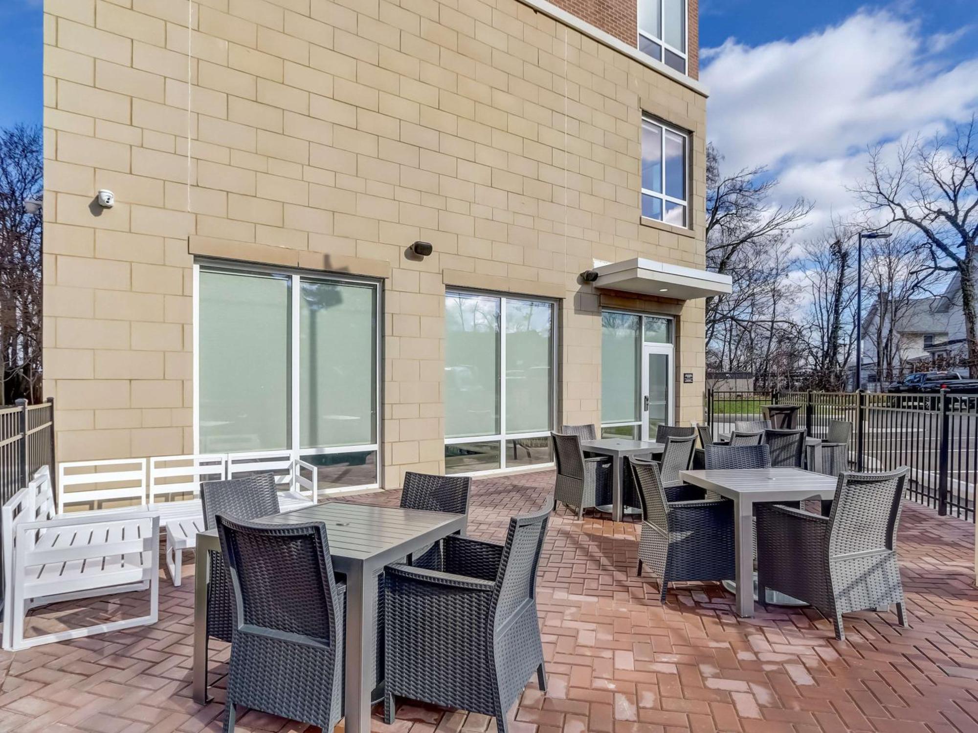 Hampton Inn & Suites Cincinnati Midtown Rookwood Buitenkant foto